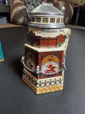 Anheuser-Busch Collectors Club 1999 Member Exclusive Clydesdale Stable  CB11